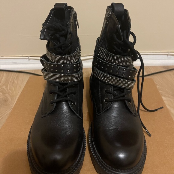 Steve Madden Black Combat Boots with zipper/lace-up with rhinestones. - Picture 13 of 15